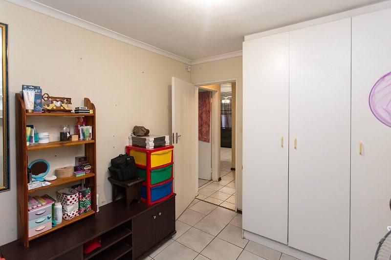 3 Bedroom Property for Sale in Peerless Park West Western Cape
